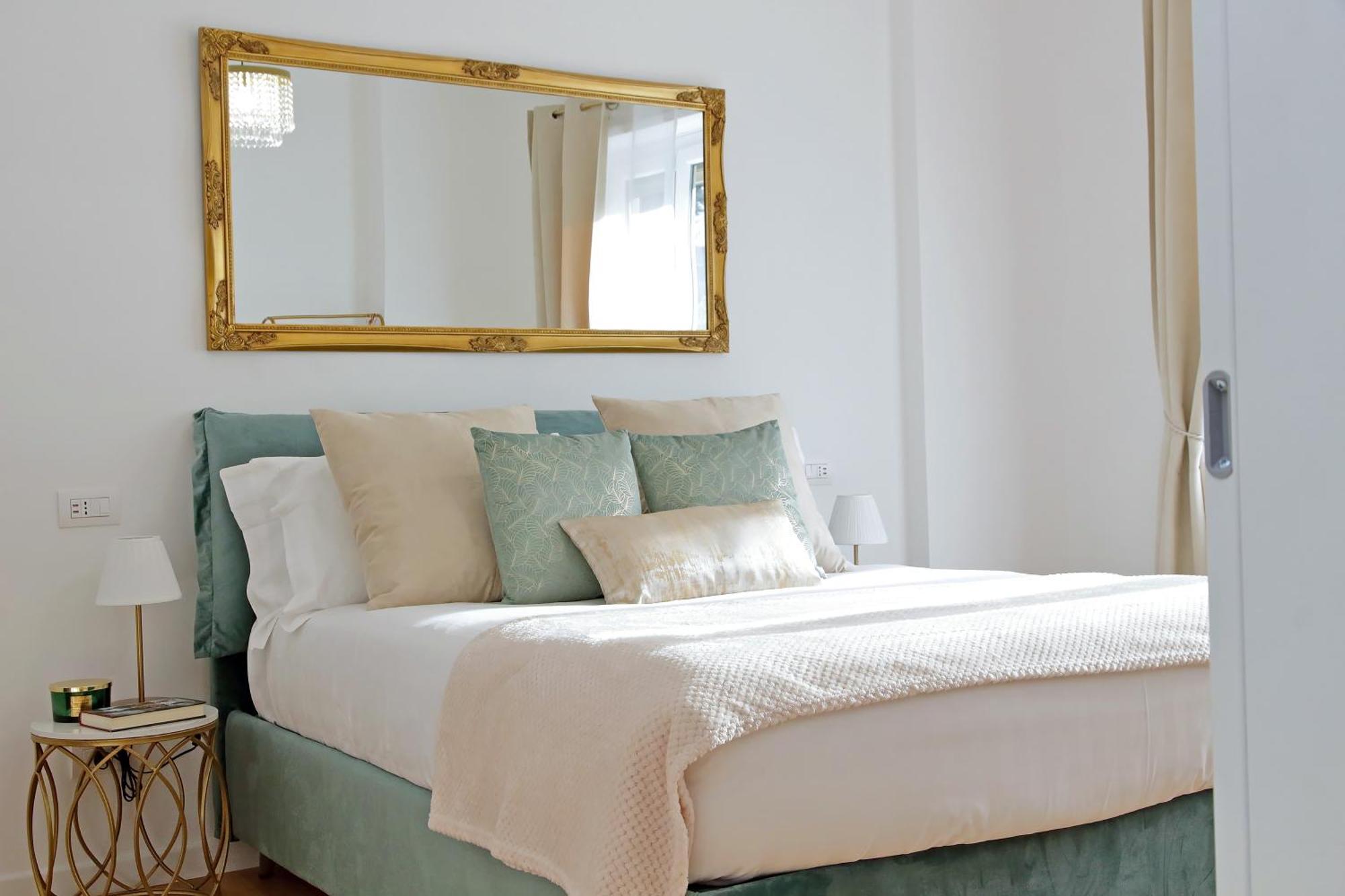 Graceful Near St Peter Metro 100 Mt Apartment *
